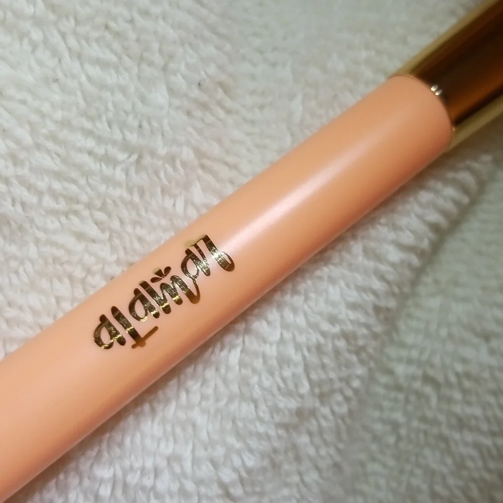 Alamar Cosmetics Cheek Perfecting Brush